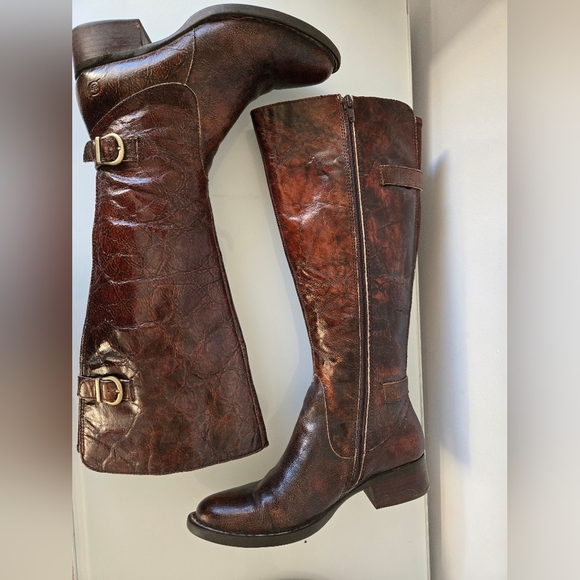 BORN CROWN crinkled brown leather tall boots. Size 6M - Picture 3 of 15